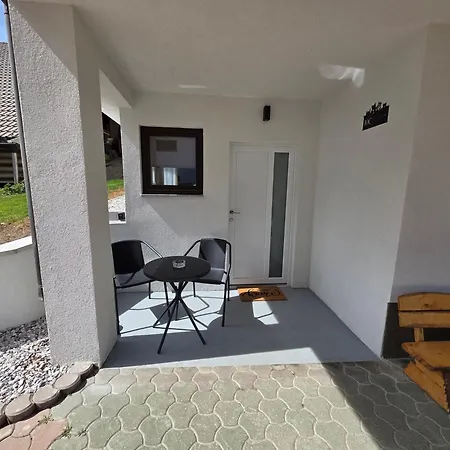 Cosy Cathouse 拉多夫吉卡